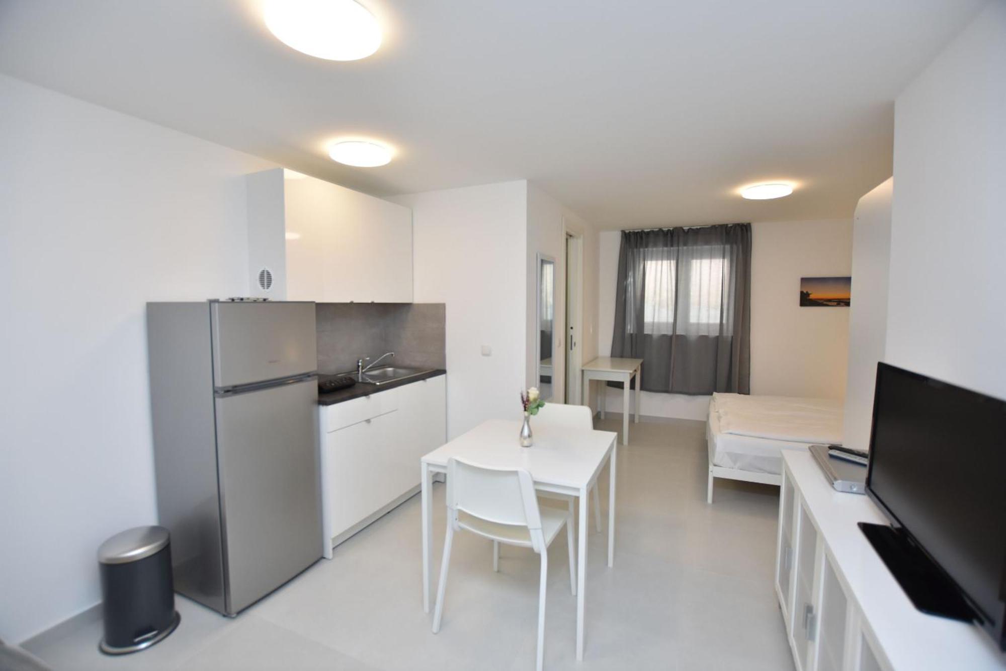 Apartments Leonardo Primošten Exterior foto